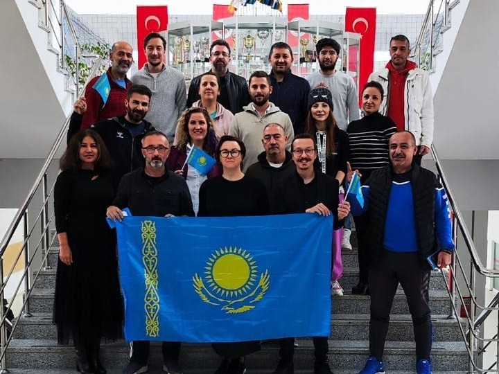 Kazakistan Cumhuriyeti Karaganda Buketov Devlet Üniversitesi öğretim elemanı Alfiya NAZAROVA'nın Katılımı ile Toplantı Gerçekleştirildi. 