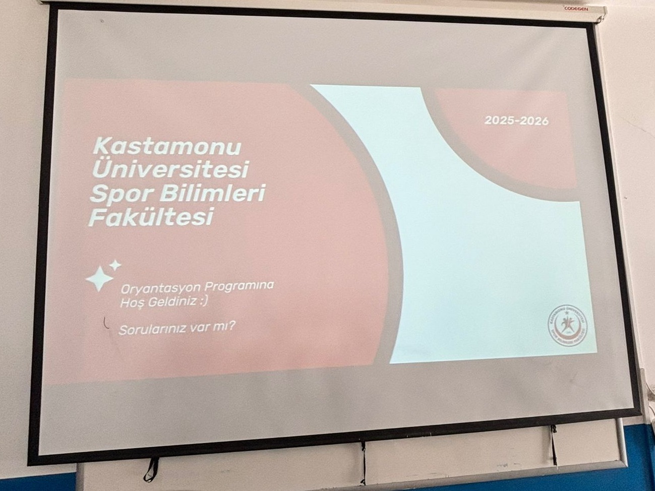 Fakültemiz Spor Yöneticiliği Bölümünde 24 Eylül 2025 Çarşamba günü Oryantasyon Toplantısı Düzenlenmiştir. 